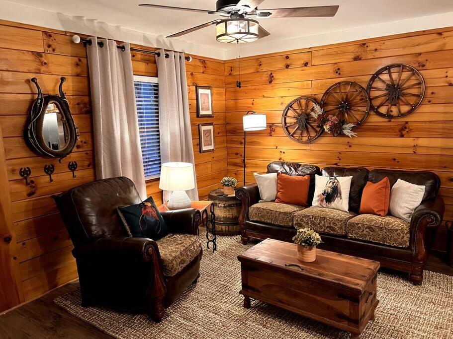 The Horse Cabin At Natural State Cabins Morning Star 外观 照片